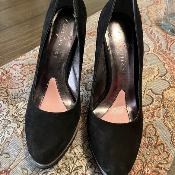 Black/Gray Suede Pumps - Picture 6 of 8